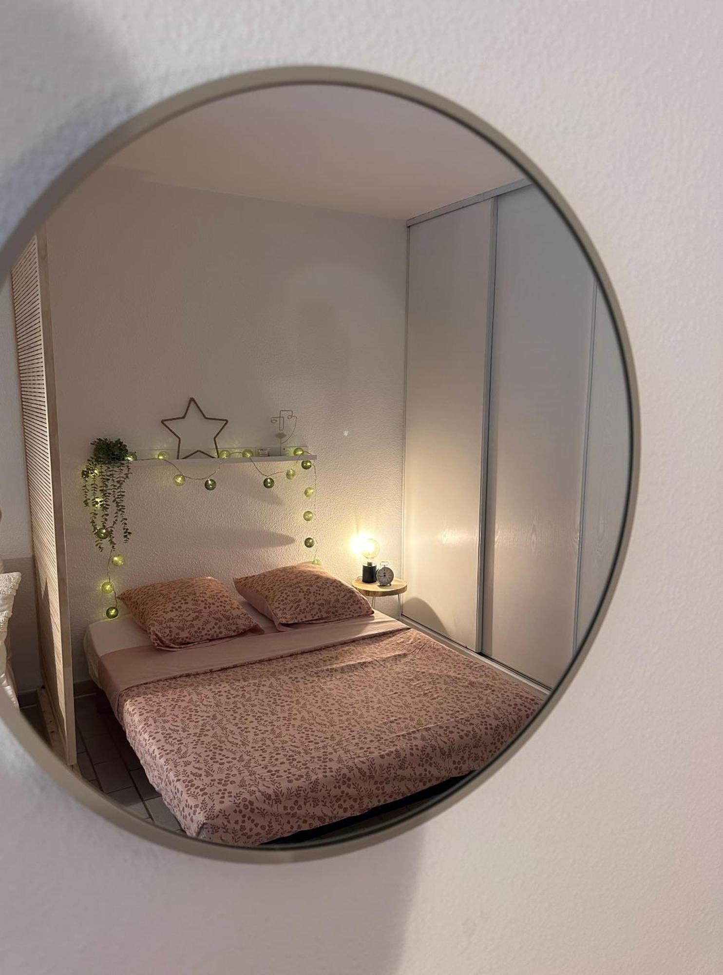 Studio Sur Le Port De Hyeres - A 2Min Des Plages, Clim & Balcon Exteriör bild