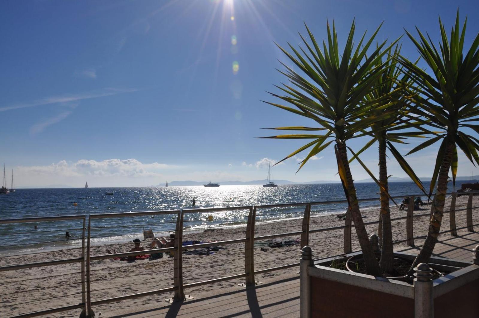 Studio Sur Le Port De Hyeres - A 2Min Des Plages, Clim & Balcon Exteriör bild